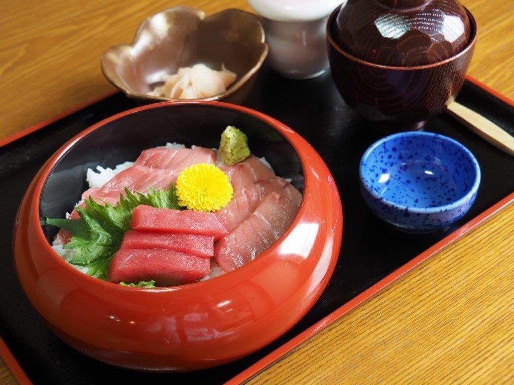 マグロ丼